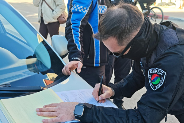 Kepez’de cadde ve kaldırım işgallerine denetim Kepez’de cadde ve kaldırım işgallerine denetim