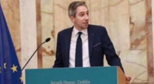 Harris: Buckley’in Altın Küre’de En İyi Kadın Oyuncu ödülünü kazanmasını kutluyorum