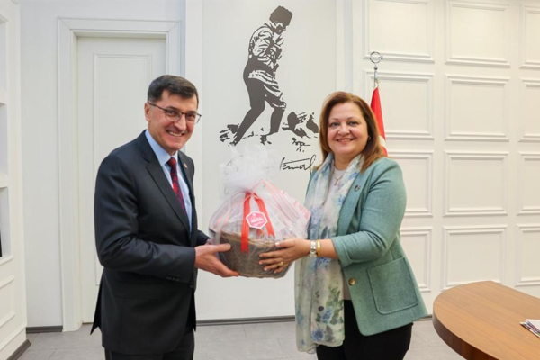 Başkan Kahveci’den Başkan Köksal’a ziyaret Başkan Kahveci’den Başkan Köksal’a ziyaret