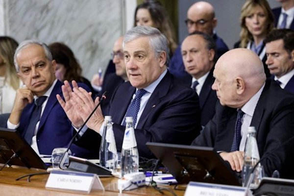 Tajani: İtalya ve Almanya, AB’nin yükselişinin siyasi ve ekonomik motoru olmayı hedefliyor Tajani: İtalya ve Almanya, AB’nin yükselişinin siyasi ve ekonomik motoru olmayı hedefliyor