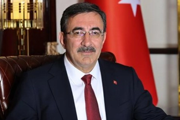 Yılmaz: Şanlı bayrağımıza yapılan alçak saldırıyı lanetliyorum