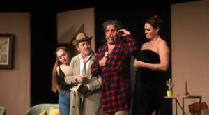 Yenimahalle 7. Tiyatro Festivali’nde “Mutlu Aile Tablosu” sahnelendi