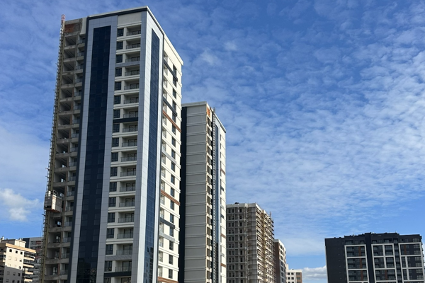 İzmir’de ‘güvenli kent’ hedefiyle dönüşüm süreci sürüyor İzmir’de ‘güvenli kent’ hedefiyle dönüşüm süreci sürüyor