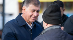 Başkan Tugay: Emeklilerimizi ayrı bir yere koyuyoruz