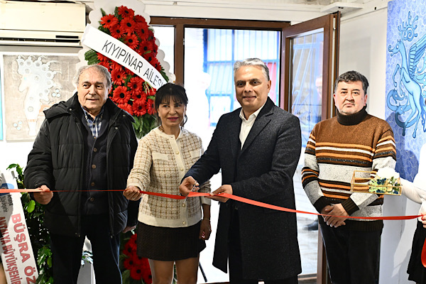 Muratpaşa’da “Renklerin Kokusu” isimli kişisel resim sergisi açıldı