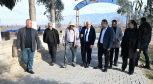 Sarıgöl Aşağı Koçaklar Mezarlığı’nın çevre duvarları yenilendi