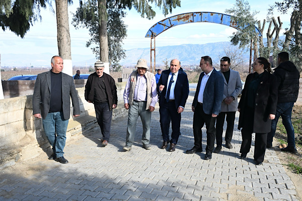 Sarıgöl Aşağı Koçaklar Mezarlığı’nın çevre duvarları yenilendi