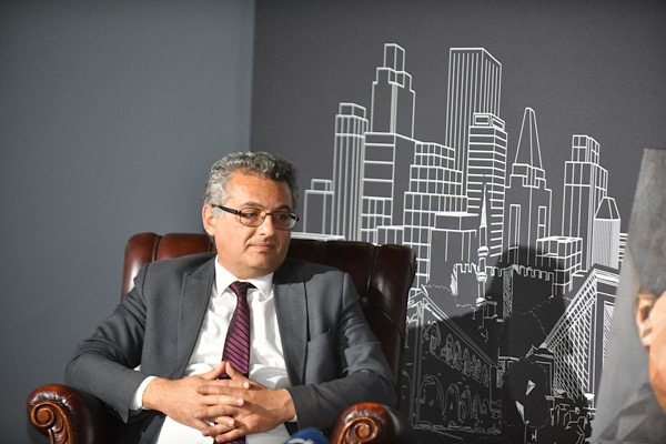 Erhürman’dan, Türk bayrağına yapılan saldırıyı kınama mesajı