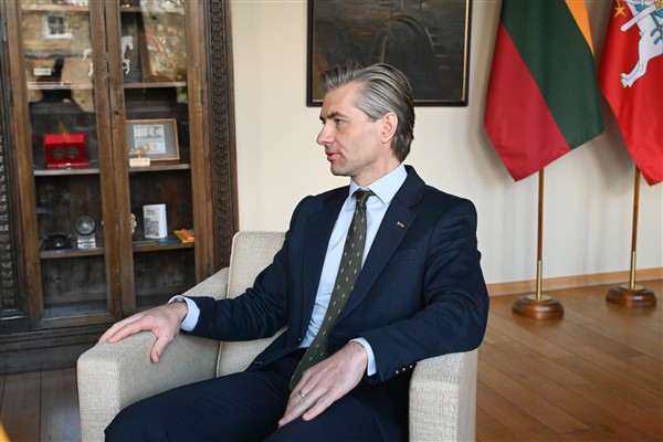 Budrys, Estonya Dışişleri Bakanı Tsahkna ile görüştü