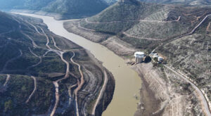 İzmir’de kuraklık riskine karşı üç aşamalı su yönetim planı hazırlandı İzmir’de kuraklık riskine karşı üç aşamalı su yönetim planı hazırlandı