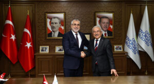 Bakan Işıkhan, Ordu Büyükşehir Belediyesini ziyaret etti