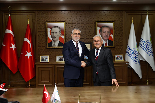 Bakan Işıkhan, Ordu Büyükşehir Belediyesini ziyaret etti Bakan Işıkhan, Ordu Büyükşehir Belediyesini ziyaret etti