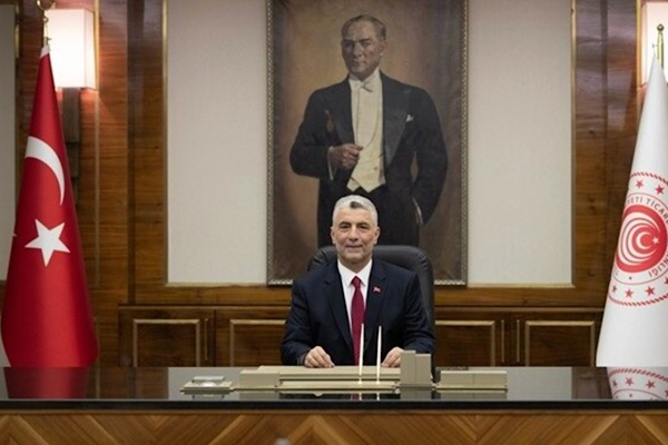 Bakan Bolat: Cumhurbaşkanımıza yönelik hedef göstermeleri kınıyoruz Bakan Bolat: Cumhurbaşkanımıza yönelik hedef göstermeleri kınıyoruz