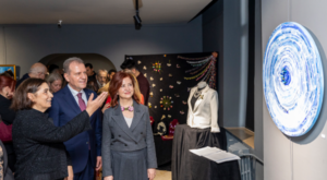 Başkan Seçer ve Meral Seçer, ‘Sessiz Mirasın Sesi’ isimli sergiye katıldı