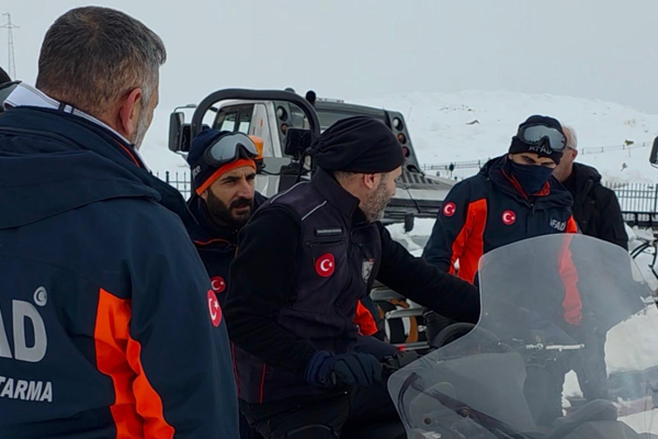 Bingöl’de “Kar Motorlu Arama Kurtarma Eğitimi” düzenlendi Bingöl’de “Kar Motorlu Arama Kurtarma Eğitimi” düzenlendi