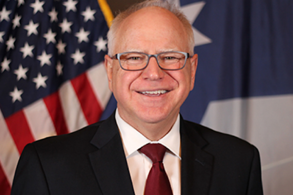 Minnesota Valisi Walz: Bu güçleri Minnesota’dan çekin