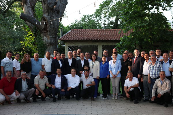 Aras: Muhtarlarımız yerel yönetimlerin en önemli paydaşlarıdır Aras: Muhtarlarımız yerel yönetimlerin en önemli paydaşlarıdır