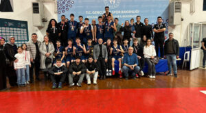 Çayırova Belediyesi U-18 Basketbol Takımı Kocaeli il ikincisi oldu Çayırova Belediyesi U-18 Basketbol Takımı Kocaeli il ikincisi oldu