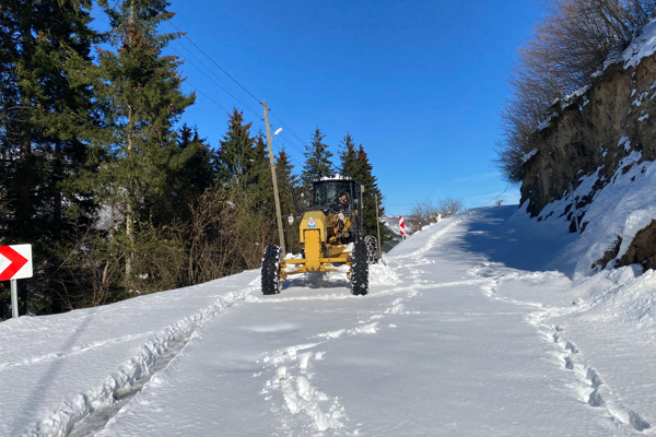 Trabzon Büyükşehir Belediyesi, 84 mahalle yolunu ulaşıma açtı Trabzon Büyükşehir Belediyesi, 84 mahalle yolunu ulaşıma açtı