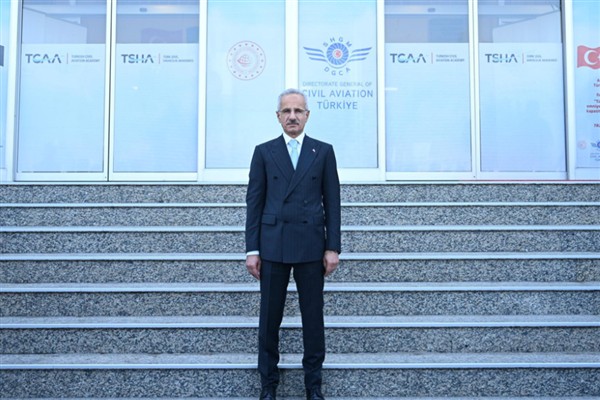 Uraloğlu: Partimize katılan yeni dava arkadaşlarımıza rozetlerini taktık Uraloğlu: Partimize katılan yeni dava arkadaşlarımıza rozetlerini taktık