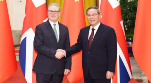 Çin ve İngiltere başbakanları bir araya geldi Çin ve İngiltere başbakanları bir araya geldi