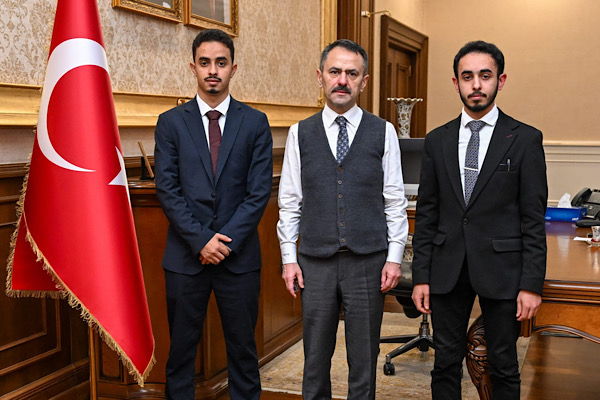 Yemenli öğrenciler, Vali Aktaş’ı ziyaret etti Yemenli öğrenciler, Vali Aktaş’ı ziyaret etti