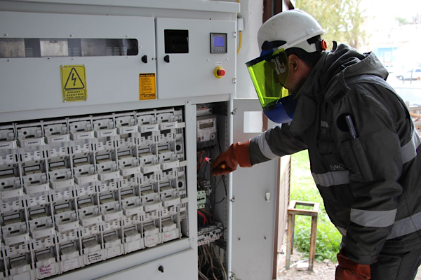 Dicle Elektrik’ten Eyyübiye’nin enerji altyapısına 2,2 milyar TL yatırım Dicle Elektrik’ten Eyyübiye’nin enerji altyapısına 2,2 milyar TL yatırım