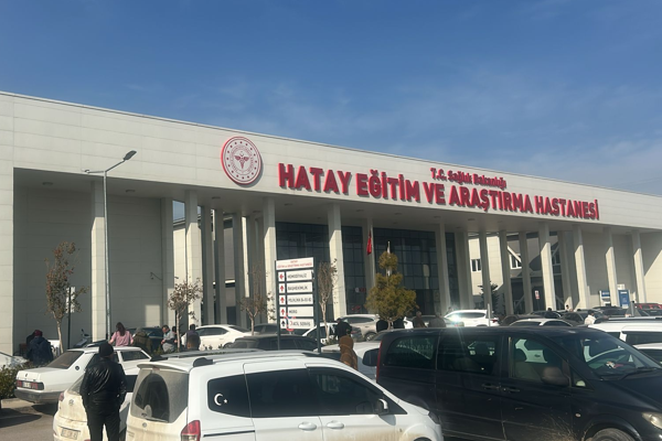Hatay Eğitim ve Araştırma Hastanesi’nde asılsız bomba ihbarı Hatay Eğitim ve Araştırma Hastanesi’nde asılsız bomba ihbarı