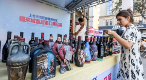 Xinjiang’ın yıllık dış ticaret hacmi ilk kez 500 milyar yuanı aştı