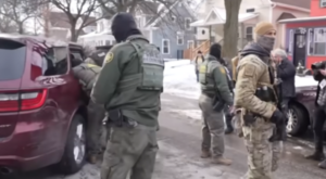 Minnesota, eyaletteki ICE ajanlarının sayısındaki artışı sona erdirmek için dava açtı