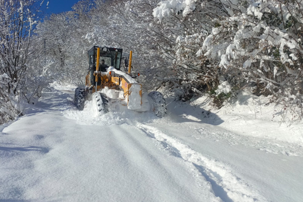 Ordu’da karla mücadele çalışmaları devam ediyor Ordu’da karla mücadele çalışmaları devam ediyor