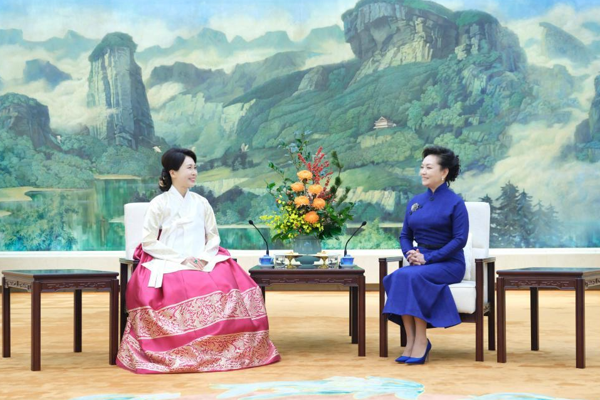 Peng Liyuan, Güney Kore Devlet Başkanı Lee Jae-myung’un eşi ile görüştü