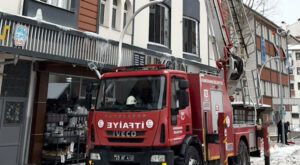 Gümüşhane’de buz sarkıtlarına karşı temizlik çalışması başlatıldı