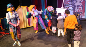 Büyükşehir, özel gereksinimli bireyleri devlet tiyatrosunda sanatla buluşturdu