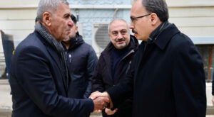 Vali Kızılkaya, Akdağ ailesine taziye ziyaretinde bulundu