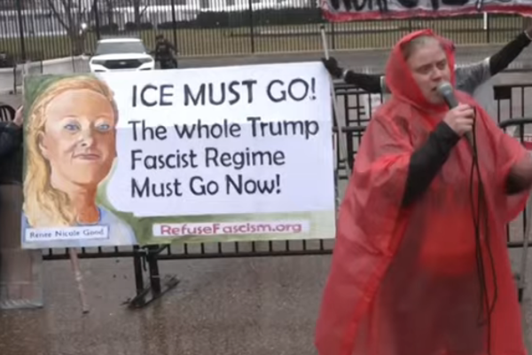 Yüzlerce göçmen polisi Minneapolis’e doğru yola çıktı