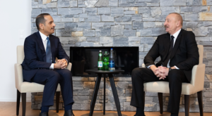 Azerbaycan Cumhurbaşkanı Aliyev, Katar Başbakanı Al Thani ile görüştü