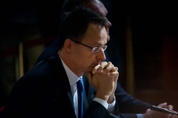 Szijjarto: Macaristan, Ukrayna’da askeri varlık önerisini reddediyor Szijjarto: Macaristan, Ukrayna’da askeri varlık önerisini reddediyor