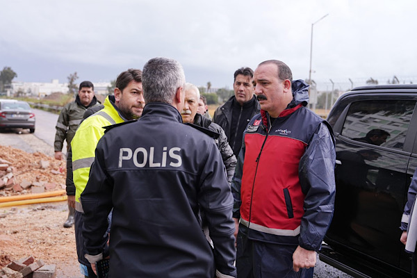 Konyaaltı’nda fırtına sonrası hasar tespit çalışmaları başlatıldı Konyaaltı’nda fırtına sonrası hasar tespit çalışmaları başlatıldı