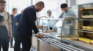 Buca’da Askıda Yemek uygulamasıyla 43 binden fazla kişiye ulaşıldı