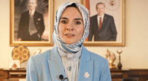 Göktaş, “Bütün Mutlu Aileler Birbirine Benzer” temalı etkileşimli sergiyi ziyaret etti