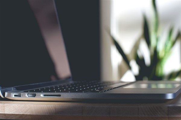 Dar, Endonezyalı mevkidaşı Sugiono ile telefon görüşmesi gerçekleştirdi Dar, Endonezyalı mevkidaşı Sugiono ile telefon görüşmesi gerçekleştirdi