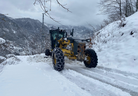 Trabzon’da karla mücadele çalışmaları devam ediyor Trabzon’da karla mücadele çalışmaları devam ediyor