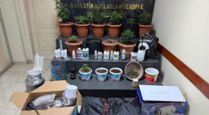 Sakarya’da düzenlenen uyuşturucu operasyonunda 2 kişi gözaltına alındı