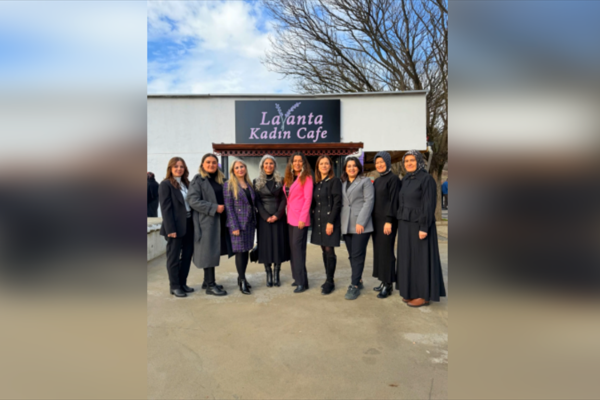 Harmancık’ta Lavanta Kadın Kafe açıldı Harmancık’ta Lavanta Kadın Kafe açıldı