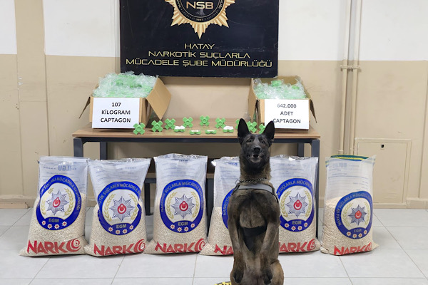 Hatay’da 107 kilogram Captagon ele geçirildi Hatay’da 107 kilogram Captagon ele geçirildi