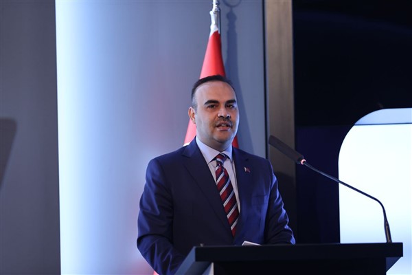 Kacır, Endüstriyel Tasarım ve Prototipleme Merkezi’ni ziyaret etti Kacır, Endüstriyel Tasarım ve Prototipleme Merkezi’ni ziyaret etti