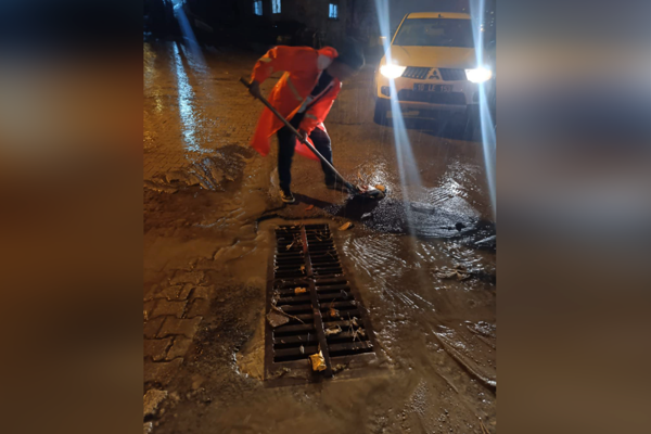 Edremit Belediyesi’nden yağışlara karşı çalışma