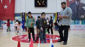 Beylikdüzü’nde ”Yarıyıl Çocuk Spor Şenliği” gerçekleştirildi Beylikdüzü’nde ”Yarıyıl Çocuk Spor Şenliği” gerçekleştirildi