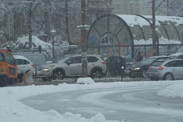 Sırbistan’da kar yağışı ulaşım hatlarını olumsuz etkiledi Sırbistan’da kar yağışı ulaşım hatlarını olumsuz etkiledi